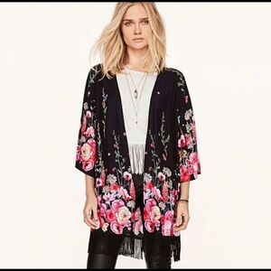 H&M Divided Floral Kimono with tassel fringe​
